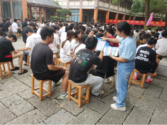 1d17468e-395e-41e9-8115-2c423d5007cf