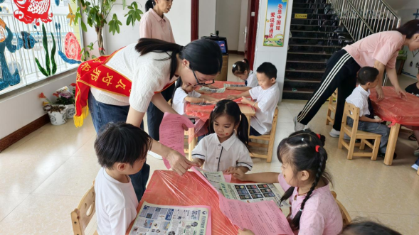 来宾市忻城县安东乡：雅韵中秋迎国庆 禁毒反邪护童心
