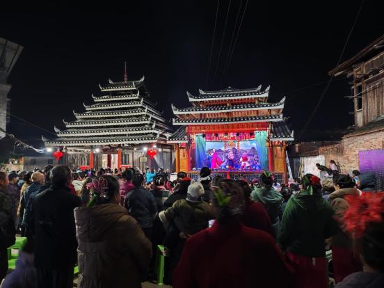 柳州市三江县梅林村：新台启幕扬正气 反邪宣传入人心