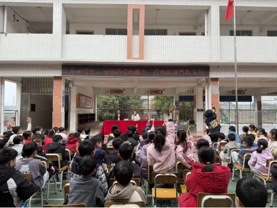 梧州市苍梧县旺甫镇开展反邪教宣传活动