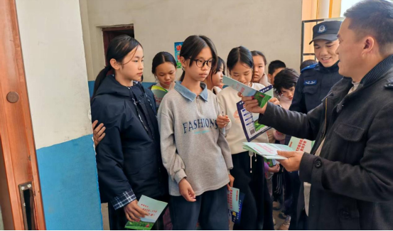 b5e2aa73-b2d3-472b-b259-0a7438ab1227 b5e2aa73-b2d3-472b-b259-0a7438ab1227