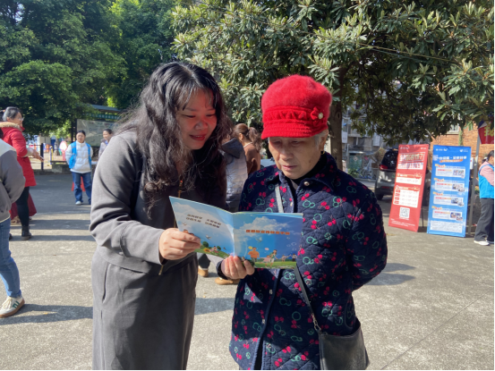 柳州市柳南区永前西社区开展“崇尚科学 反对邪教”宣传活动