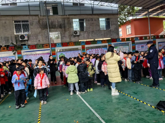 423f8ec7-c443-4584-b0a1-39b365fe398e 423f8ec7-c443-4584-b0a1-39b365fe398e