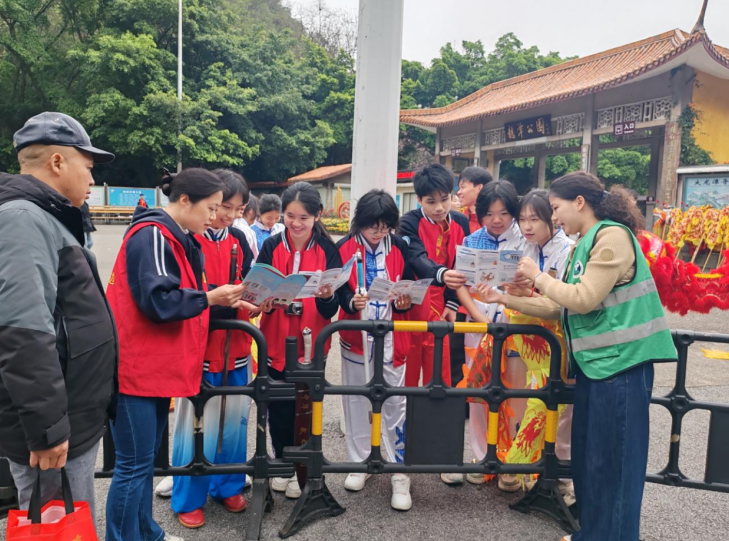 柳州市鱼峰区大龙潭社区：民俗扬正气 反邪筑平安