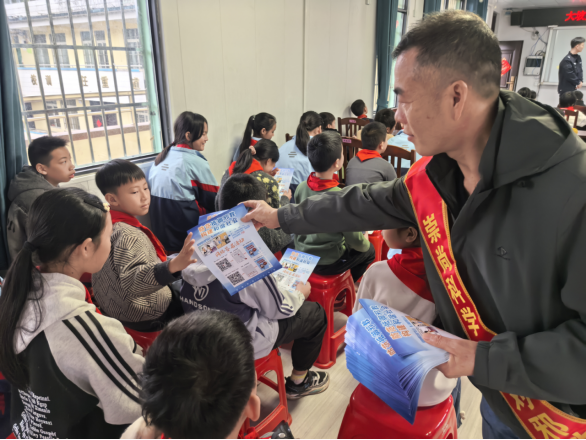 bdcc5d5d-060d-48f7-b6a6-a5d8ee6c16c5