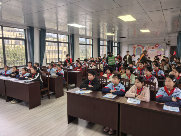 1b173b2b-2b50-474e-b3b4-6b8aaca73192