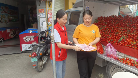 贵港市覃塘区石卡镇开展反邪教暨禁毒宣传活动