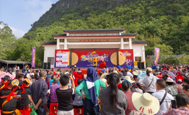 桂林荔浦市新坪镇：法治三月三 反邪护平安