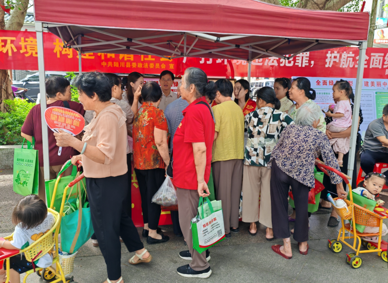 玉林市陆川县：美化人居环境 严守反邪底线