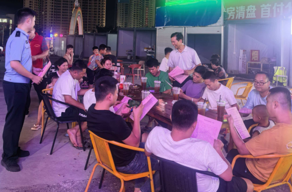 玉林市陆川县温泉镇：夜间反邪“不打烊” 法治夜市“人气旺”