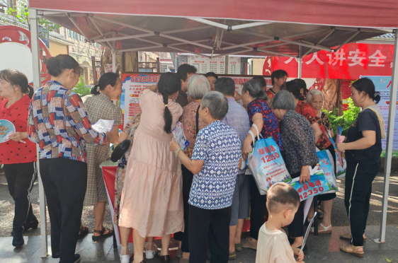 玉林市陆川县：安全月里话反邪 筑牢“双重安全”防护网