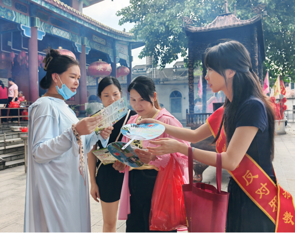 玉林北流市：反邪宣传进香期 扶正祛邪促平安