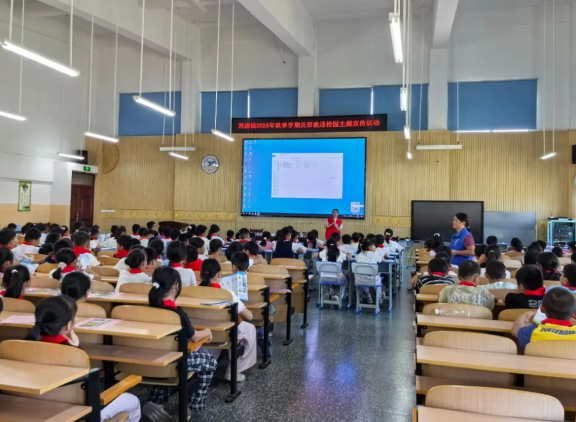 南宁市上林县西燕镇：上好反邪“开学第一课” 守护校园平安净土
